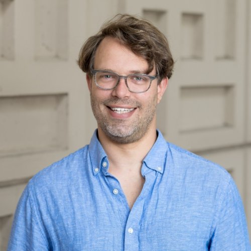 Broder Schmidt headshot